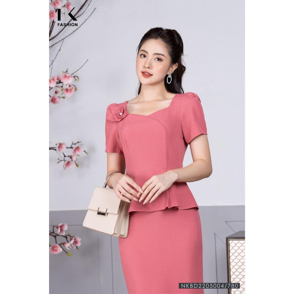 Bộ Đồ Nữ Công Sở NK Fashion Áo Cổ Chữ U Phối Chân Váy Bút Chì, Chất Liệu Vải Hàn Cao Cấp NKBD2205004