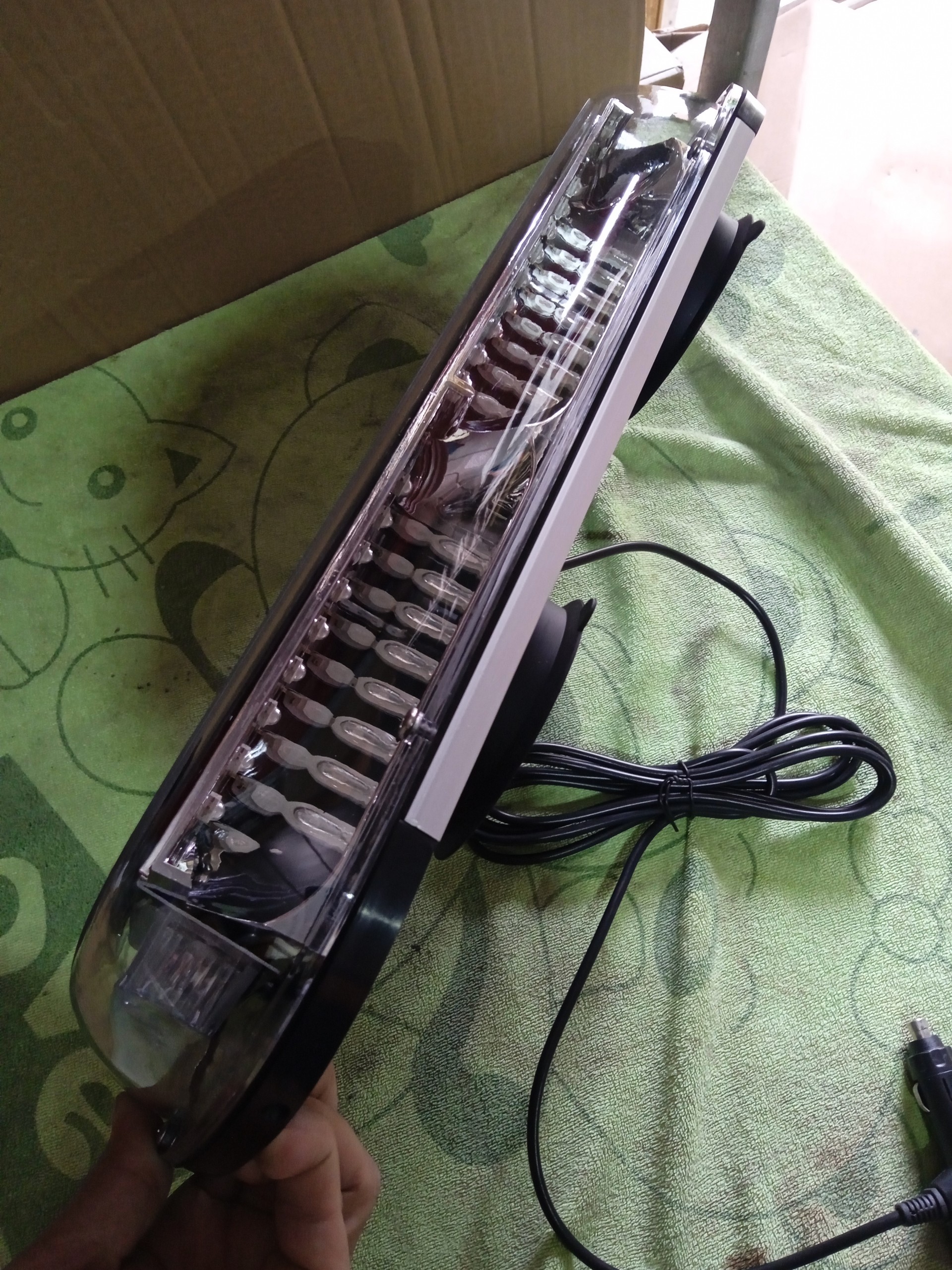Đèn chớp xanh đỏ 44 LED - 44W  hàng cao cấp có 4 chân nam châm gắn nóc xe  00 tô ưu tiên.