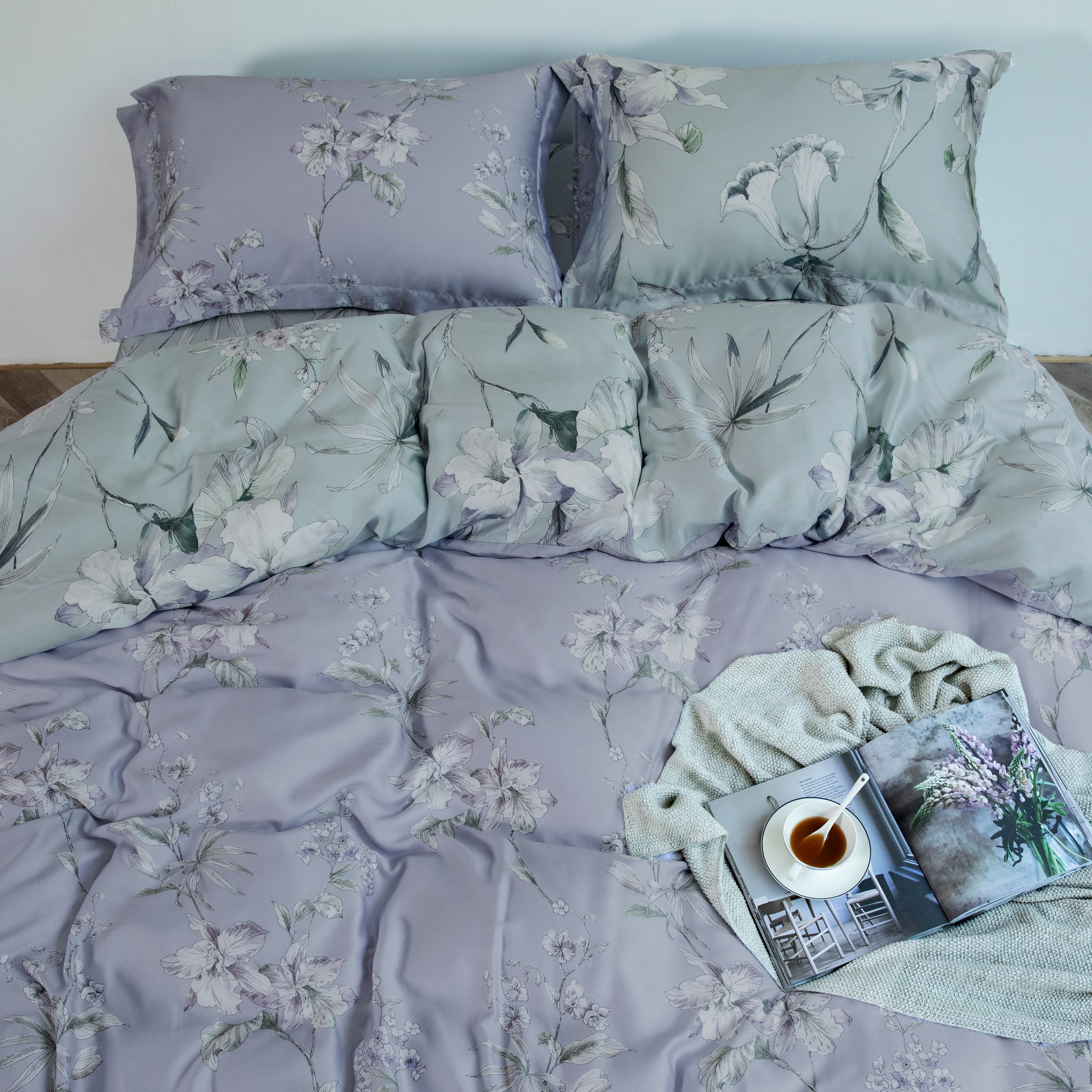 Bộ Ga và Vỏ gối Akemi Tencel Virtuous sử dụng được 2 mặt, gồm 5 món