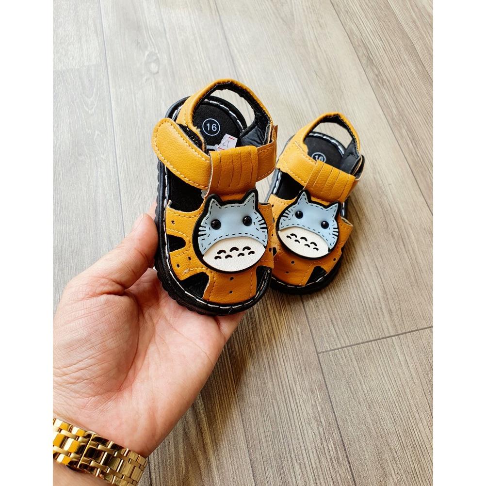 Giày sandal tập đi đế mềm cho bé trai có kèn tít tít phong cách Hàn Quốc