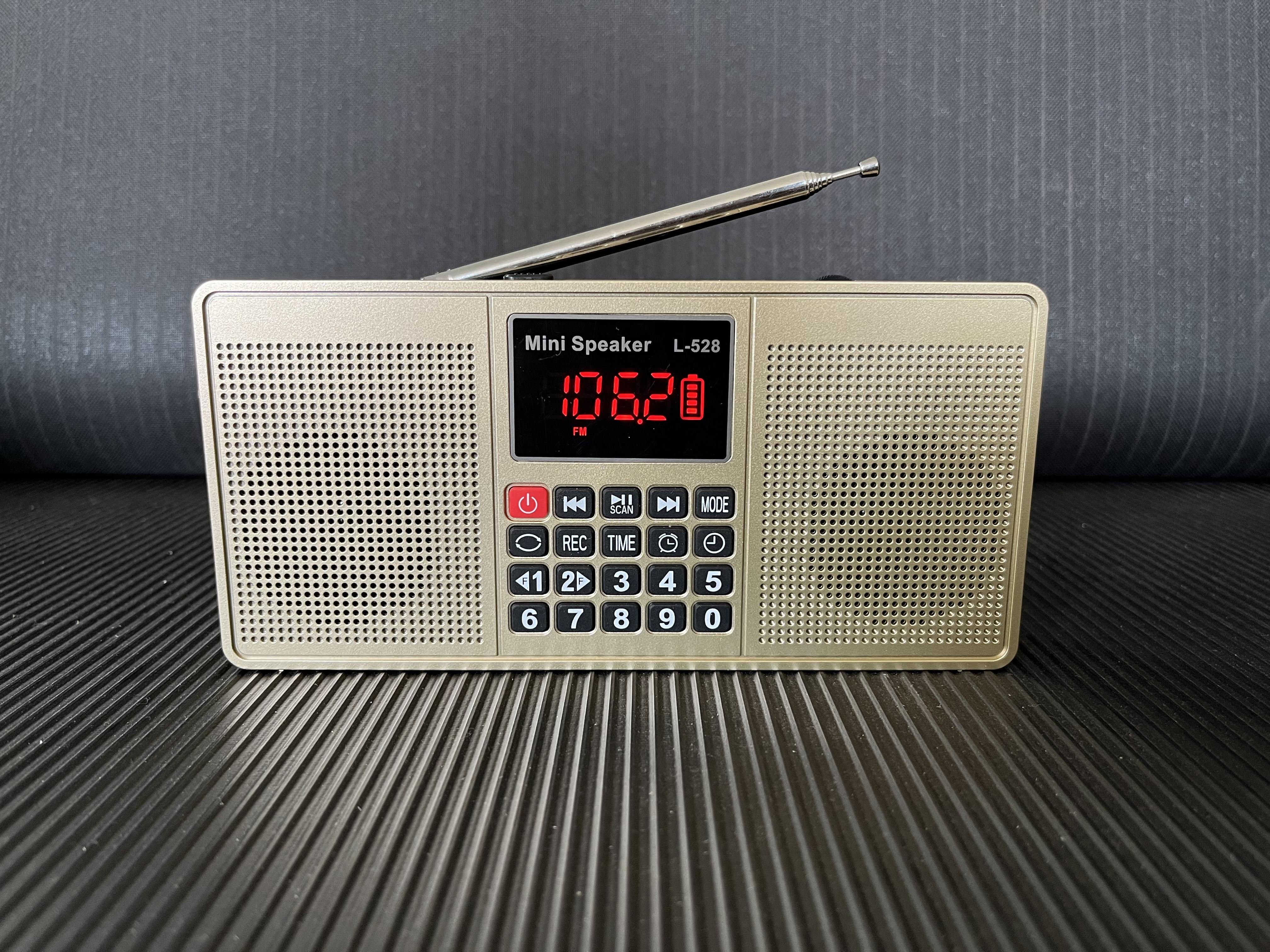 Loa Radio Stereo Đa Chức Năng L-528 có Bluetooth AM FM TF USB Rảnh Tay Đầu Ghi AUX Đèn Pin Đồng Hồ Báo Thức Loại C Màu sắc: Xám