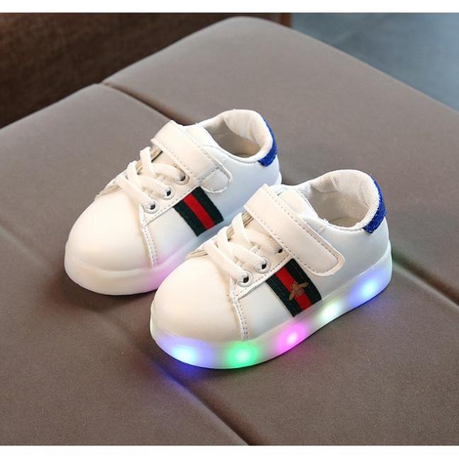Giày thể thao có đèn LED cho bé trai và bé gái