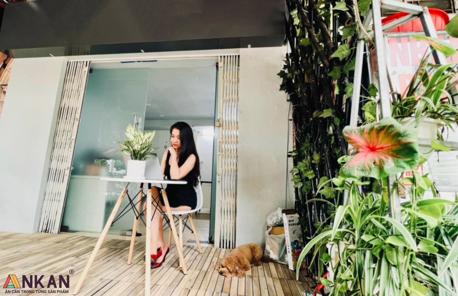 Ván Sàn Gỗ Vỉ Nhựa Thiết Kế Mới Năm 2023 Màu Vàng Cát Dùng Để Lót Ban Công Sân Thượng Quán Cà Phê Tạo Không Gian Sạch Sẽ Và Sang Trọng Thương Hiệu ANKAN