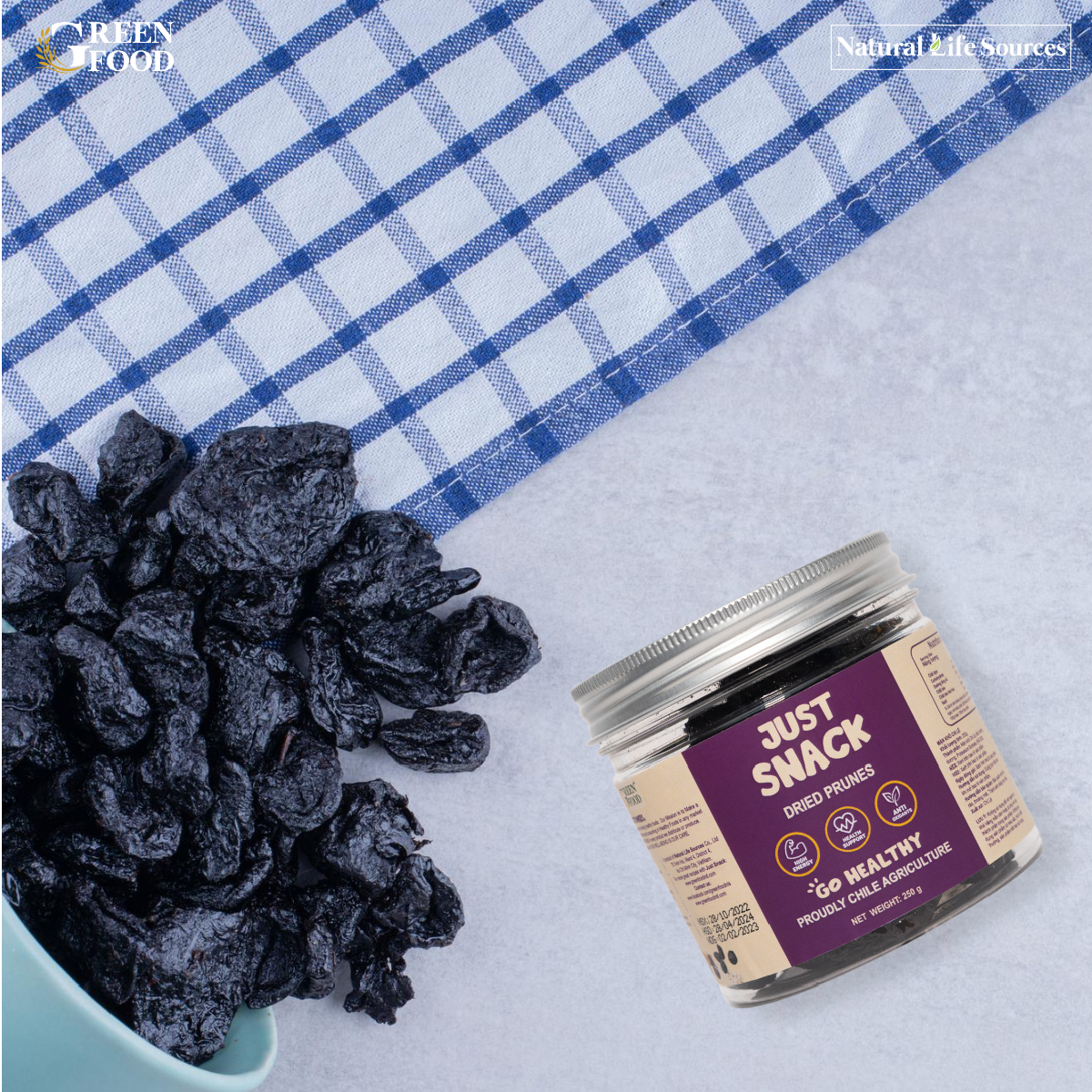 Mận Khô Chile Kích Cỡ Medium Dried Prunes Just Snack GREEN FOOD Hộp 250g - ăn vặt khỏe mạnh, không thêm đường, nhập khẩu chính hãng từ Chi-lê.