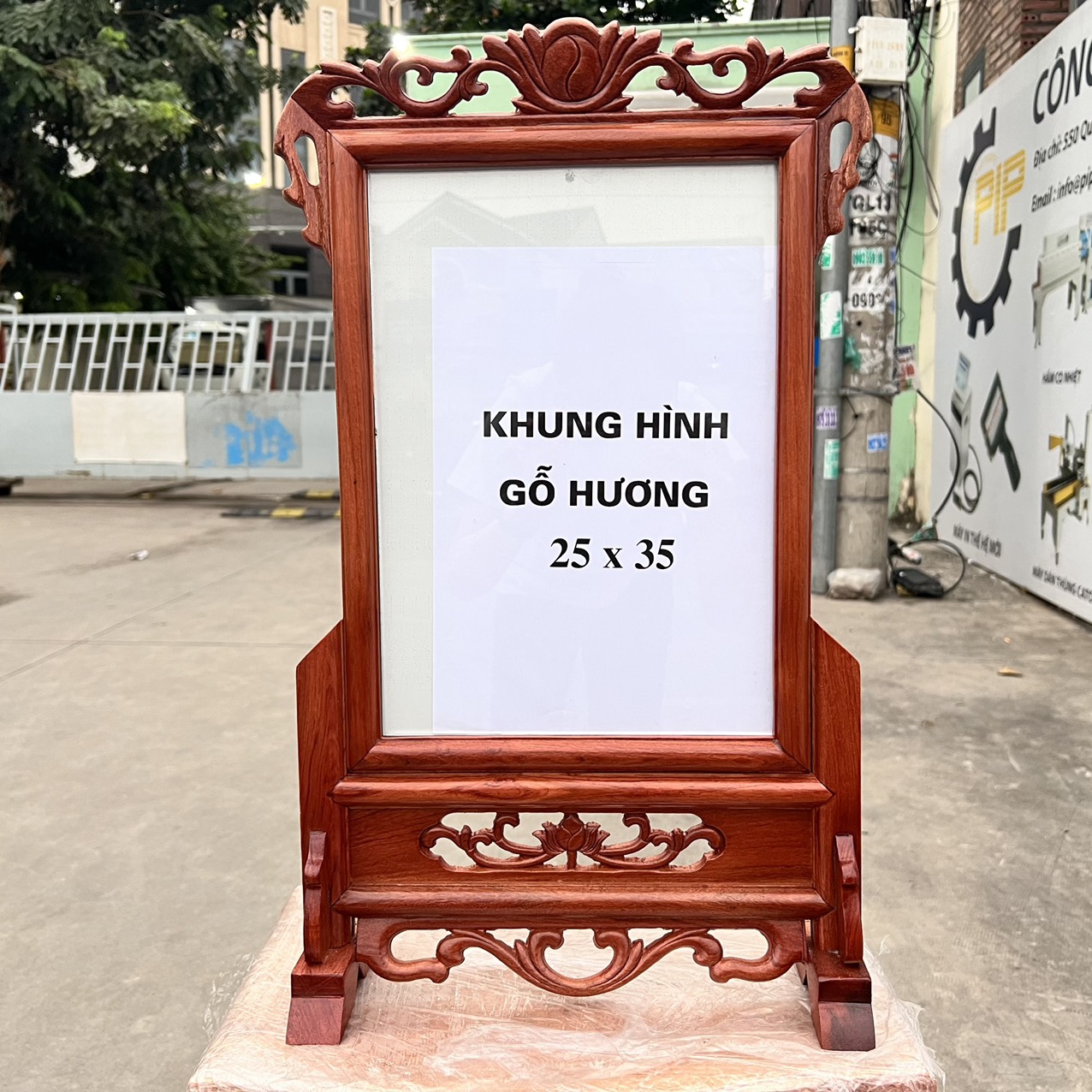 Khung ảnh thờ gia tiên gỗ hương để ảnh 25cm x 35cm