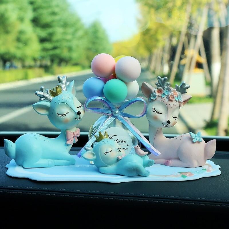 Trang Trí Taplo Xe Hơi Hươu Dễ Thương Sáng Tạo - Decor Nội Thất Oto Gia Đình Hươu May Mắn Cho Nam Và Nữ