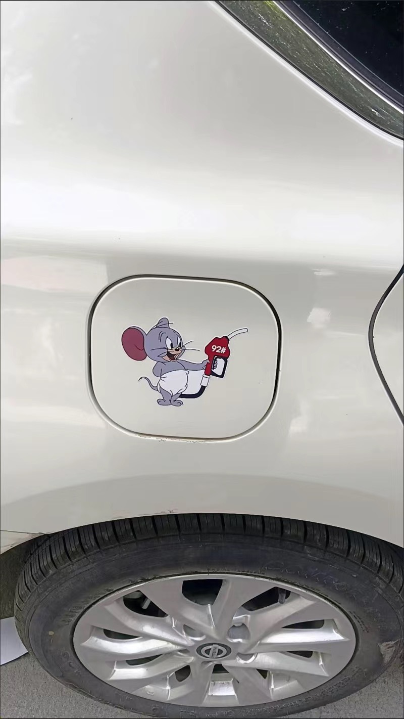 Miếng dán xtrang trí nắp bình xăng xe ô tô xe hơi decal chống thấm nước