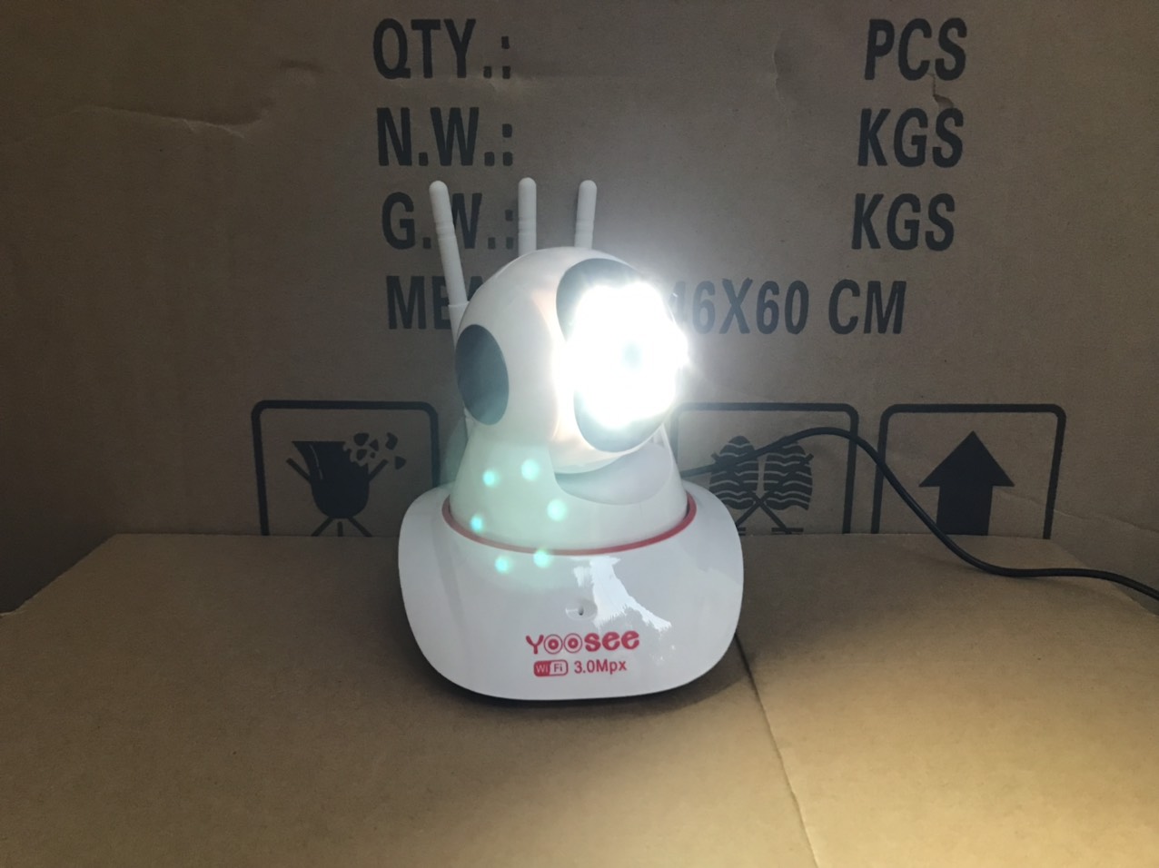 Camera ip Yoosee Wifi 3 Râu 8 Led Có Màu Ban Đêm, xoay 360 độ, Bản Chuẩn 1080Pixel - Hàng Nhập Khẩu