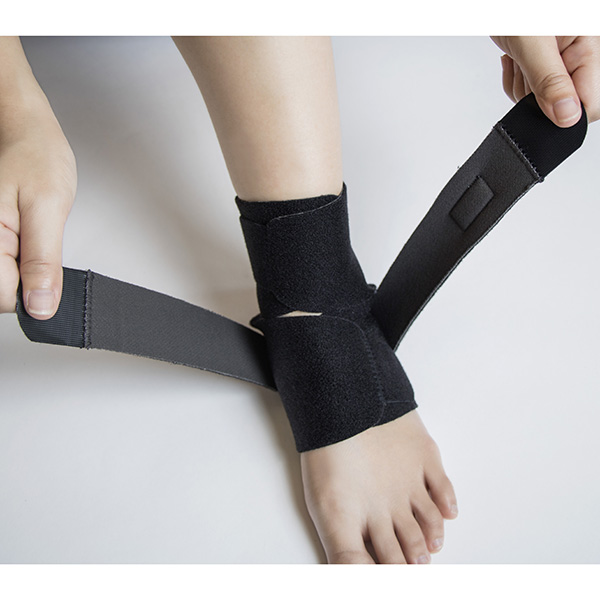Đai quấn cổ chân Grace Care AB221, thành phần có sợi than tre thoáng khí