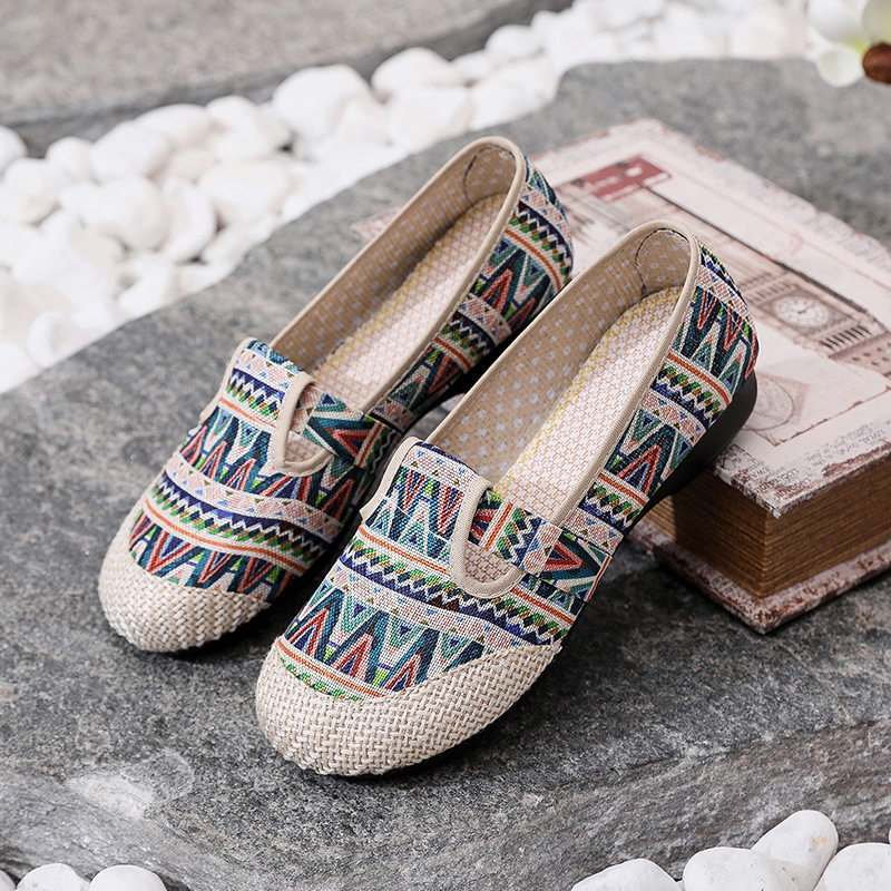 Giày lười vải nữ slip on hoạ tiết Canvas thoáng khí đế bằng mềm trống trơn trượt thời trang Phatdat V331