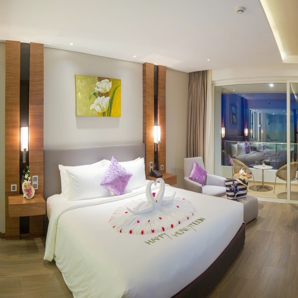 Gói 3N2Đ Seashells Hotel & Spa 5* Phú Quốc - Buffet Sáng, Xe Đón Tiễn Sân Bay, Hồ Bơi, Bãi Biển Riêng, Dành Cho 02 Người Lớn Và 02 Trẻ Em Dưới 06 Tuổi