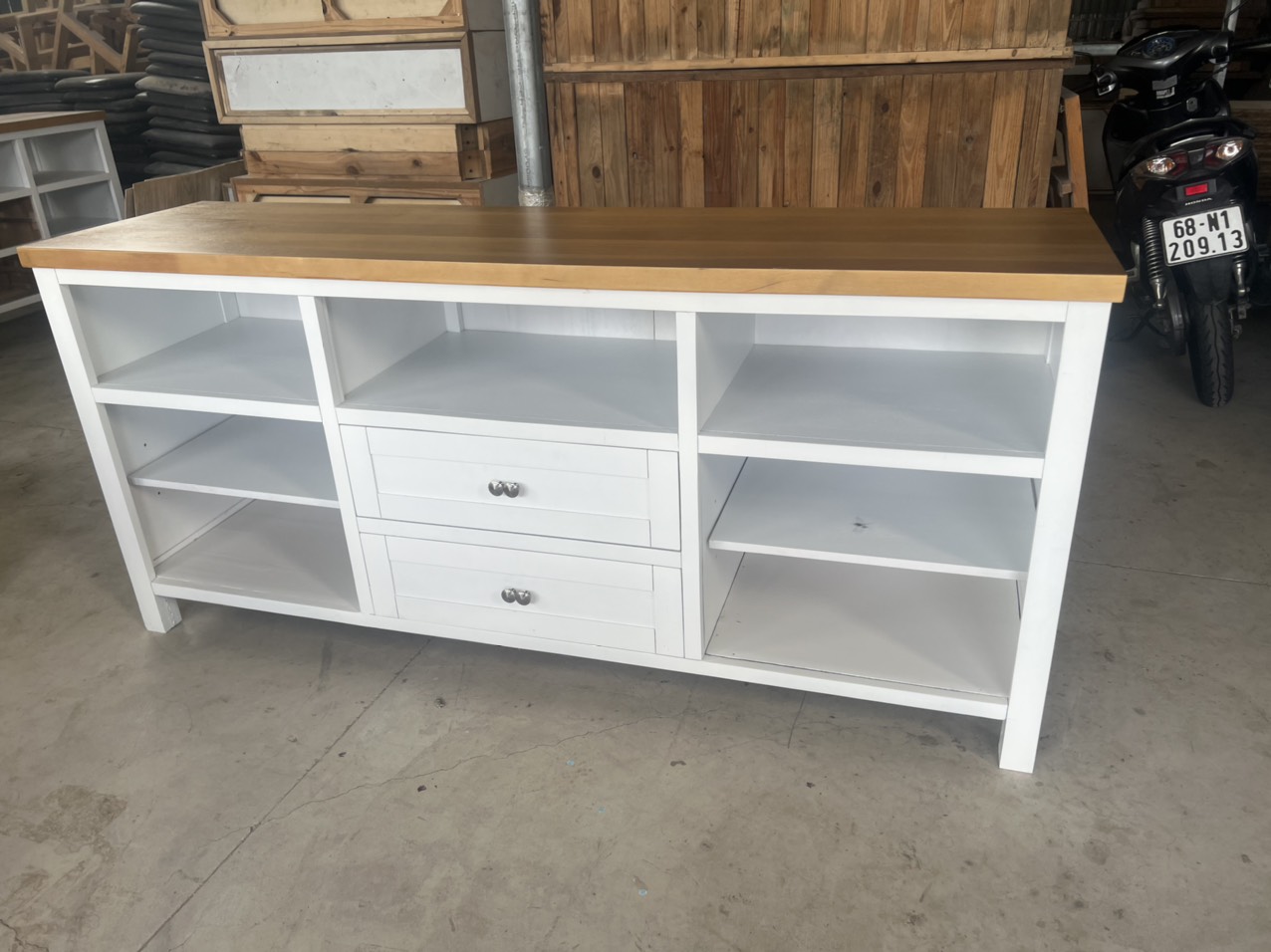 Kệ tivi gỗ Juno sofa trắng vàng