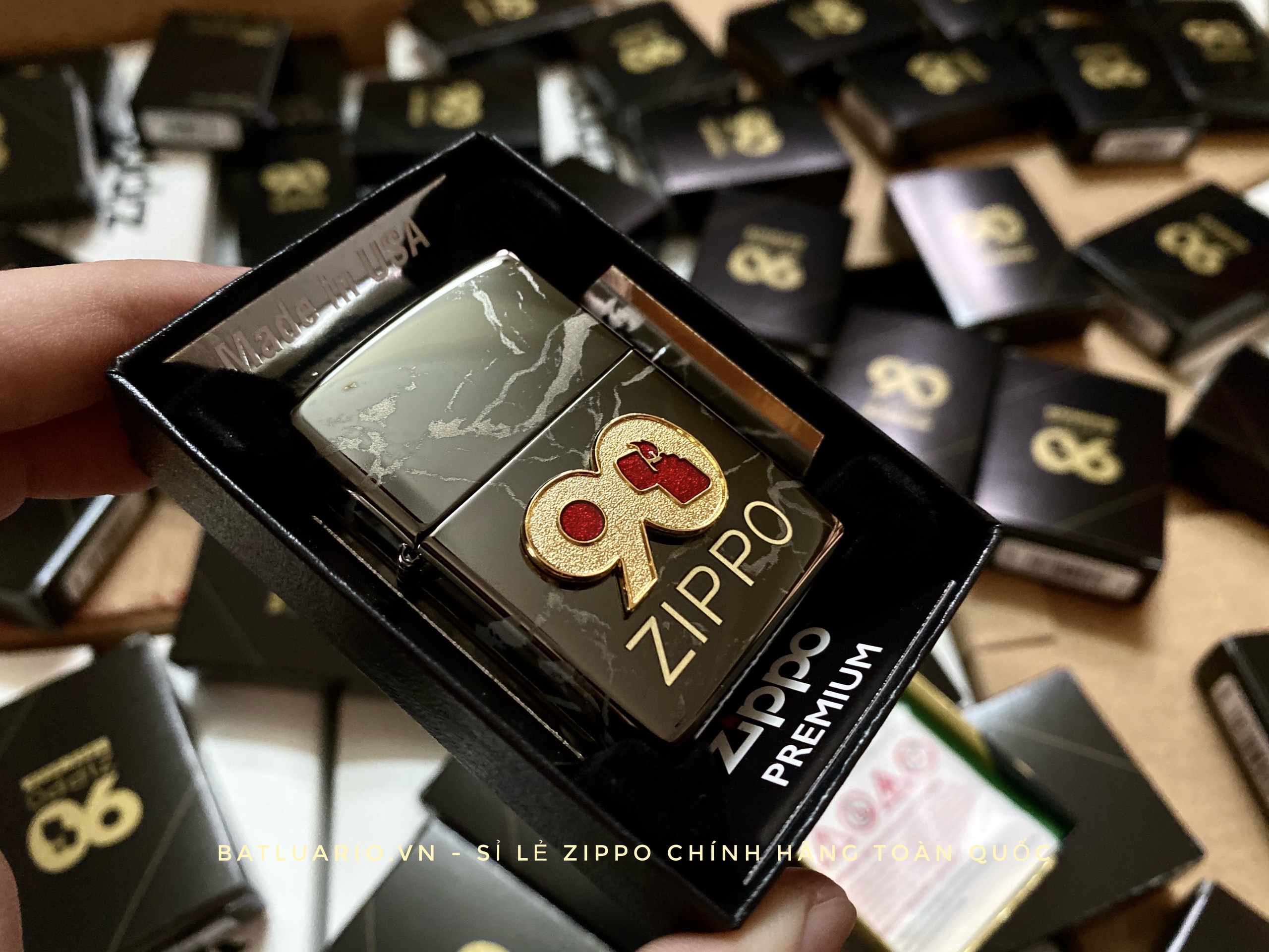 Bật Lửa Zippo Zippo 49864 – Zippo High Polish Black 90th Anniversary Commemorative