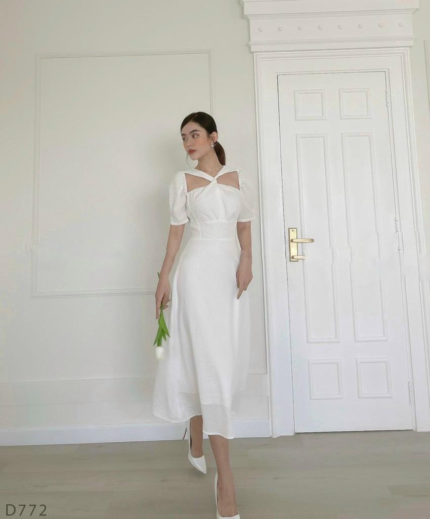 ĐẦM XOÈ XOẮN NGỰC SO HOT 11234