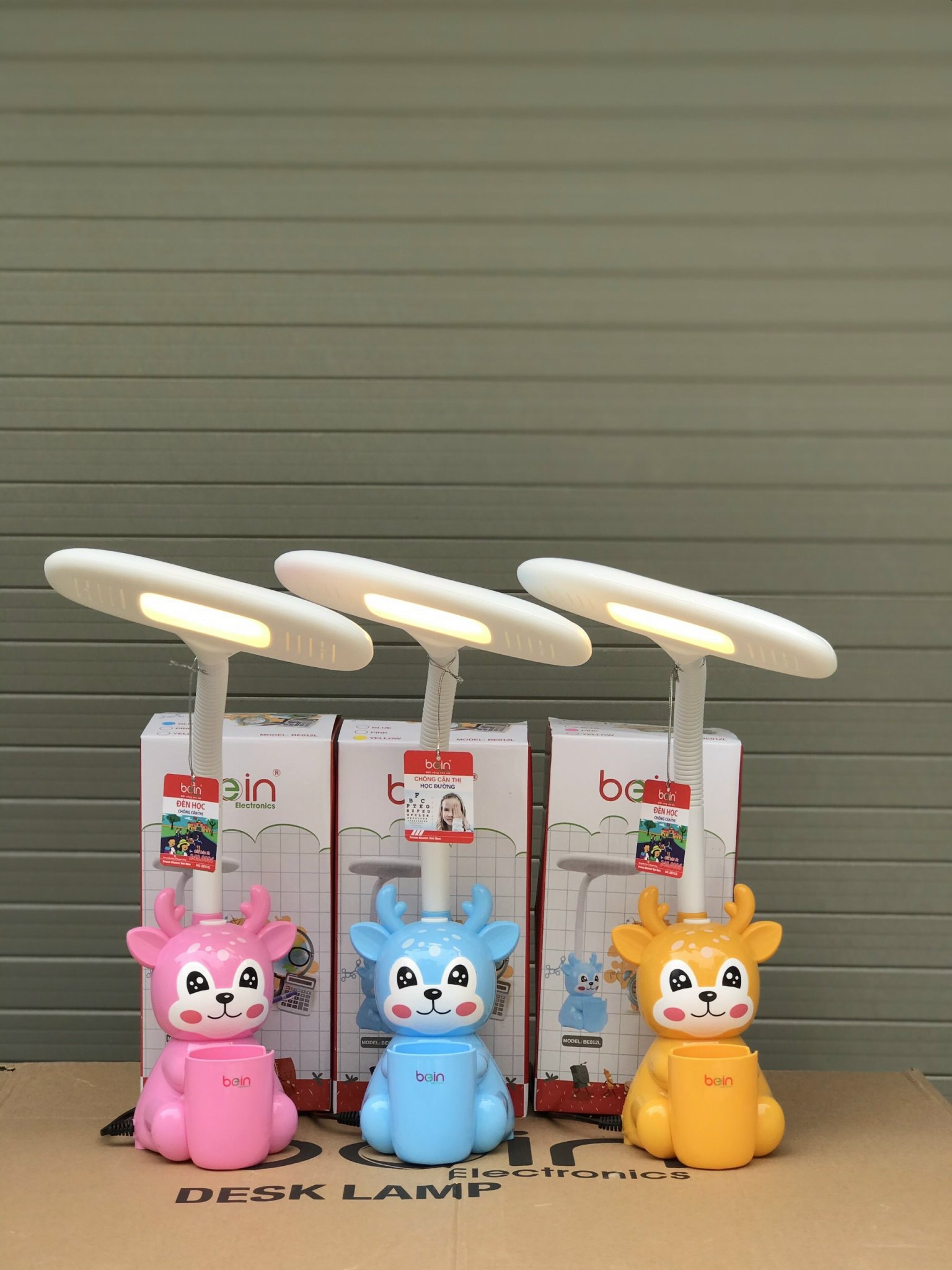 Đèn Bàn Chống Cận Thị Protex Model BE012L - Hàng Chính Hãng