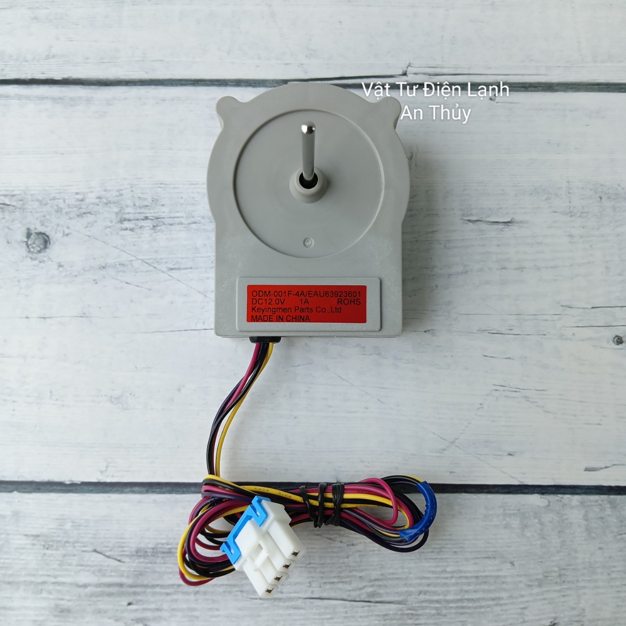 Quạt tủ lạnh sứ LG 12V 4 dây tai thỏ