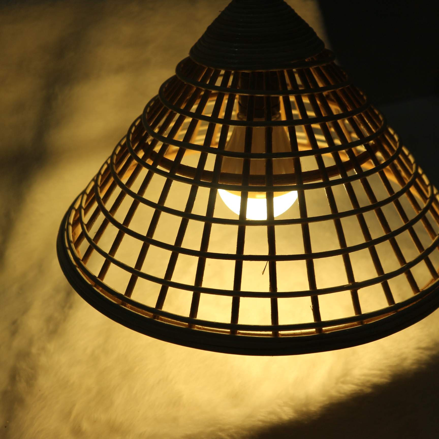 Đèn Ngủ Thiên Nhiên Trang Trí Hình Nón- Chất Liệu Mây Đan Handmade 100% - Không Hại Sức Khỏe- Thẩm Mỹ Cao