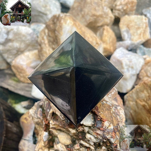 Kim tự tháp đá bồ kết đen NHA SAN T640 Món quà phong thủy tuyệt vời - 1.02kg
