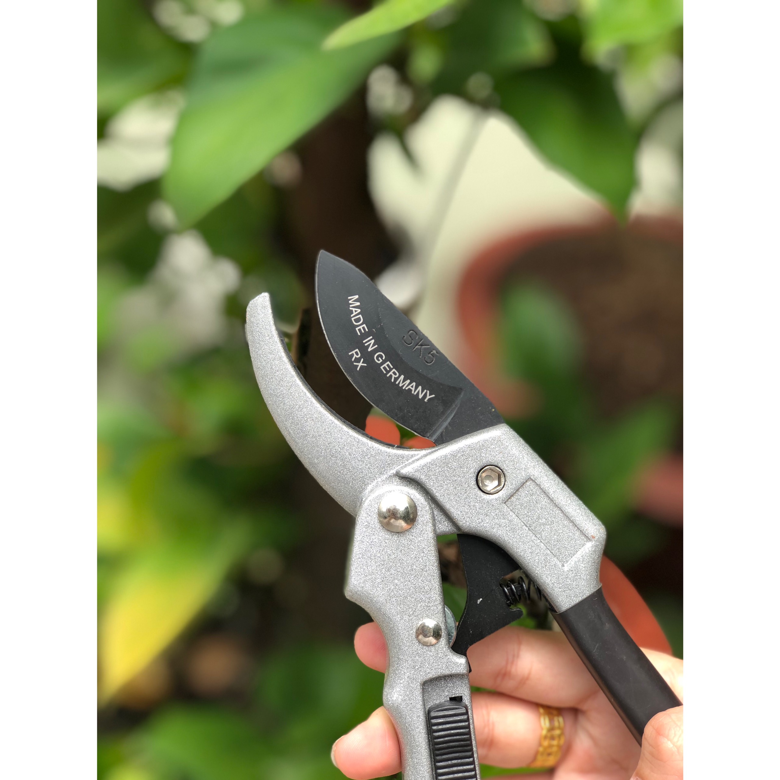 Kéo cộng lực cắt cành chiết cành cao cấp SK-5 làm bằng thép SK-5
