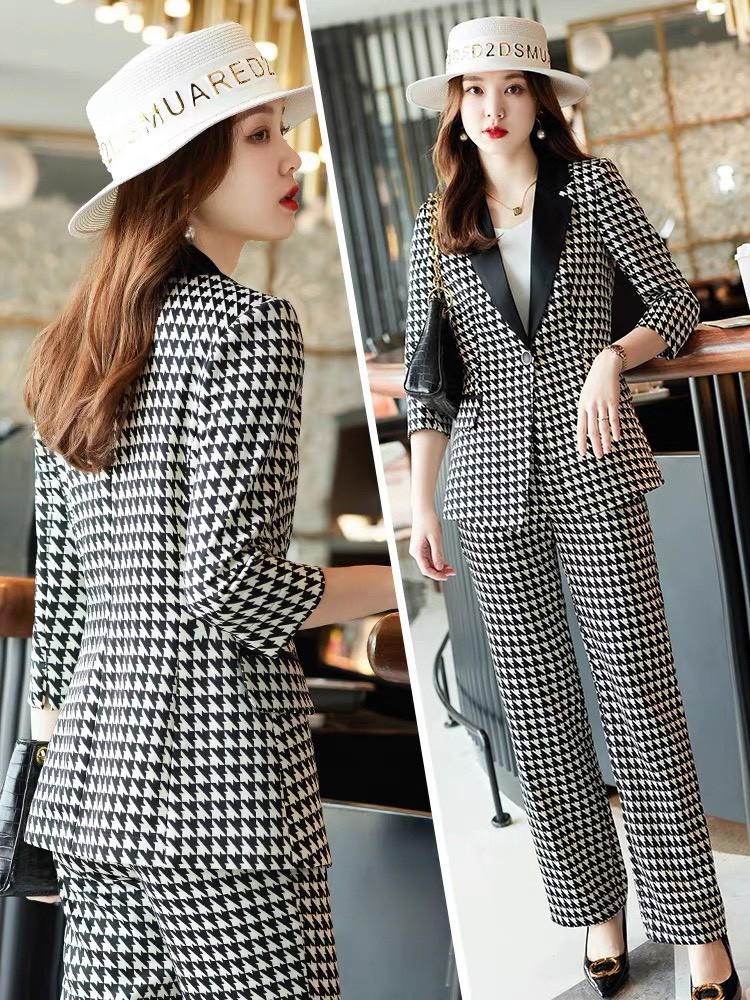 Bộ vest một lớp kèm áo thun
