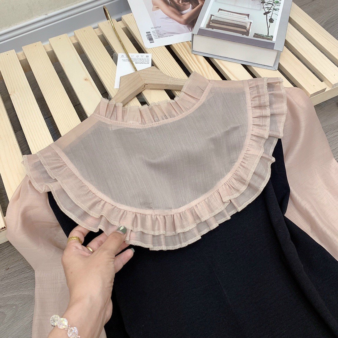 ĐẦM SUÔNG CỔ PHỐI VIỀN BÈO FROM RỘNG RÃI, AI TRÒN TRÒN, BẦU BÌ BON CHEN ĐƯỢC NHÉ CÁC NÀNG