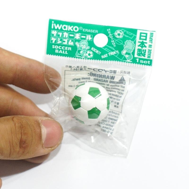 Gôm Tẩy Iwako Hình Bóng Đá (Mẫu Màu Giao Ngẫu Nhiên)