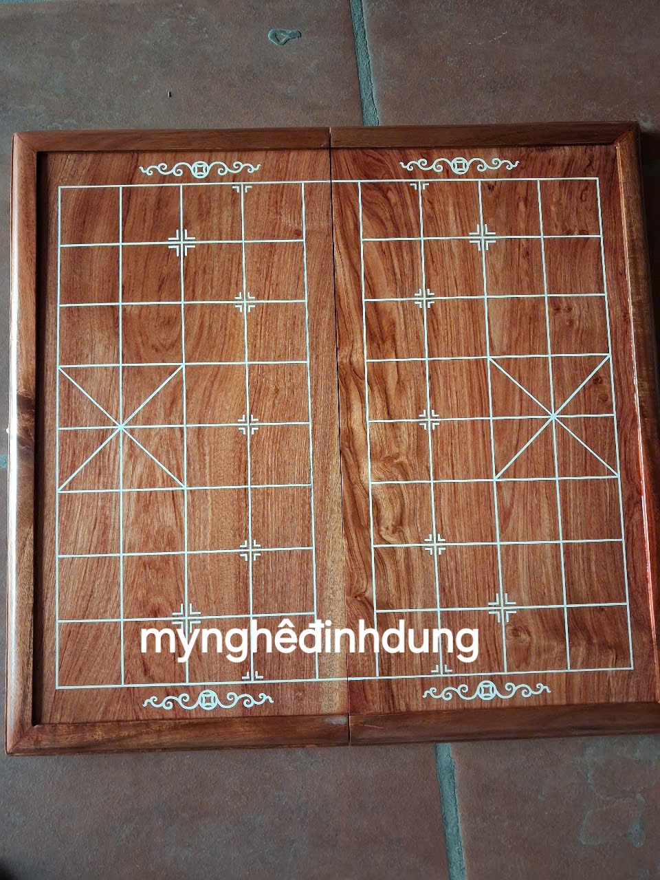 Bàn cờ tướng bằng gỗ hương đá víp kt 50x50x3.5cm