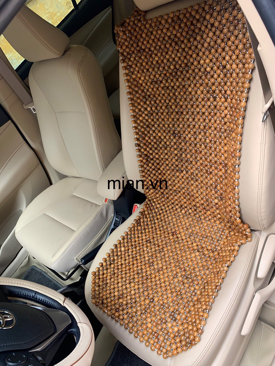 Lót ghế ô tô hạt gỗ Hương - Mian.vn ( hình thật )