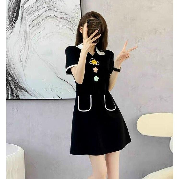 ĐẦM LEN ĐEN VIỀN TRẮNG KẾT HOA