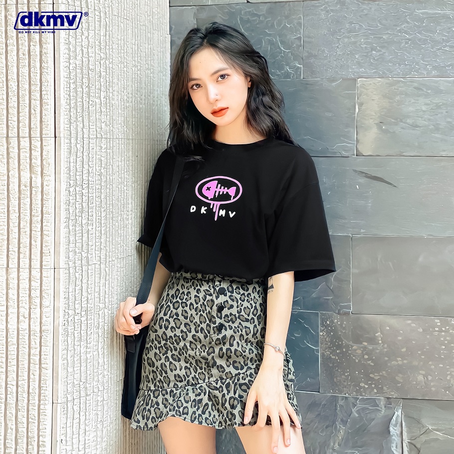 Áo phông nữ cute màu đen | DKMV Tee Graffiti