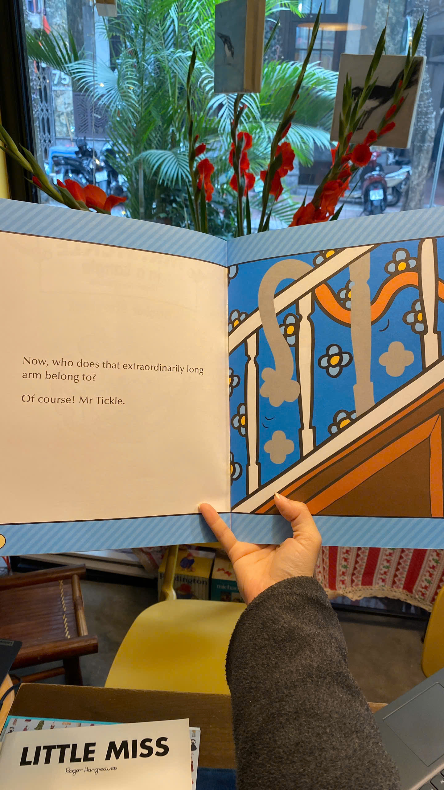 Sách - Mr. Tickle in a Tangle: Sticker Storybook by Roger Hargreaves | Children's Activity Book