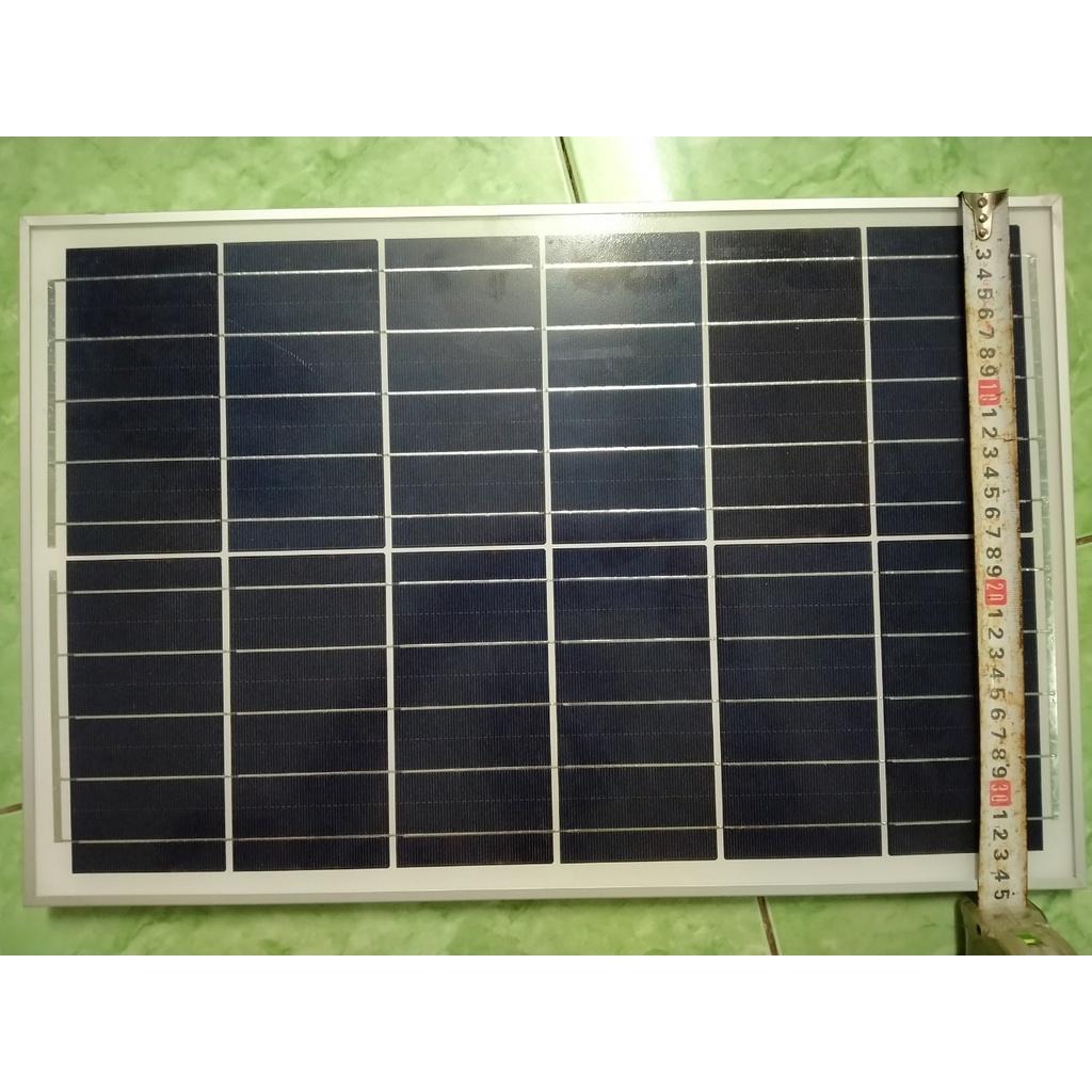 Đèn đường 150W S- Trọng Lượng Đèn 4.5 Kg-Tấm Pin 50x350x17mm2- Pin 30000MAH