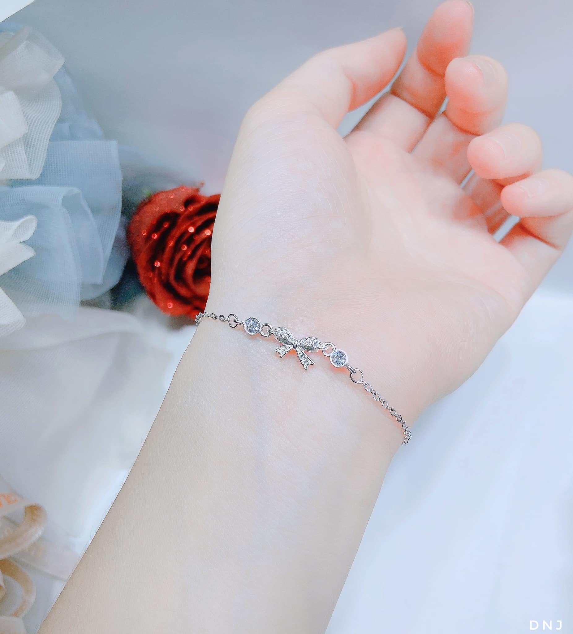 Lắc tay nữ thời trang chất liệu bằng bạc s925 MS085t
