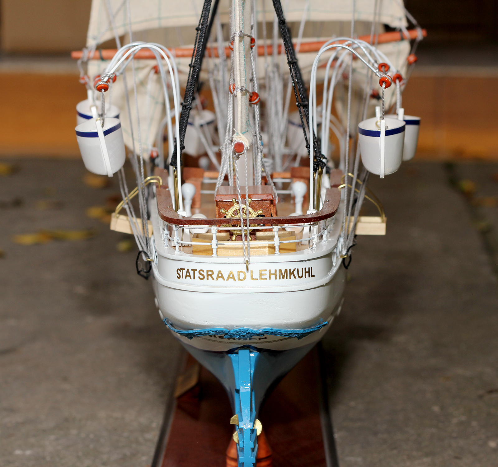 Thuyền buồm gỗ trang trí Lehmkuhl dài 95cm