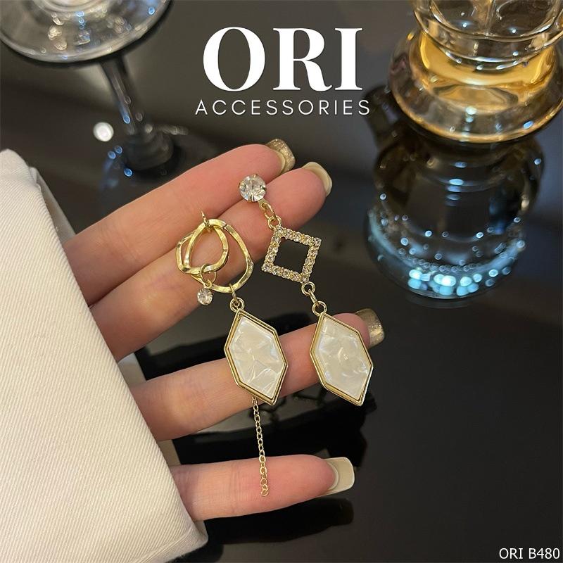 Bông tai nữ bất đối xứng kiểu dáng độc lạ ORI ACCESSORIES B480