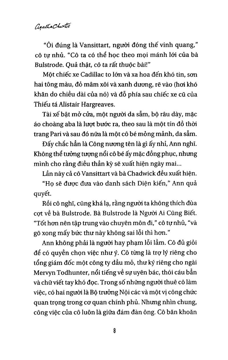 Sách Con Mèo Giữa Đám Bồ Câu