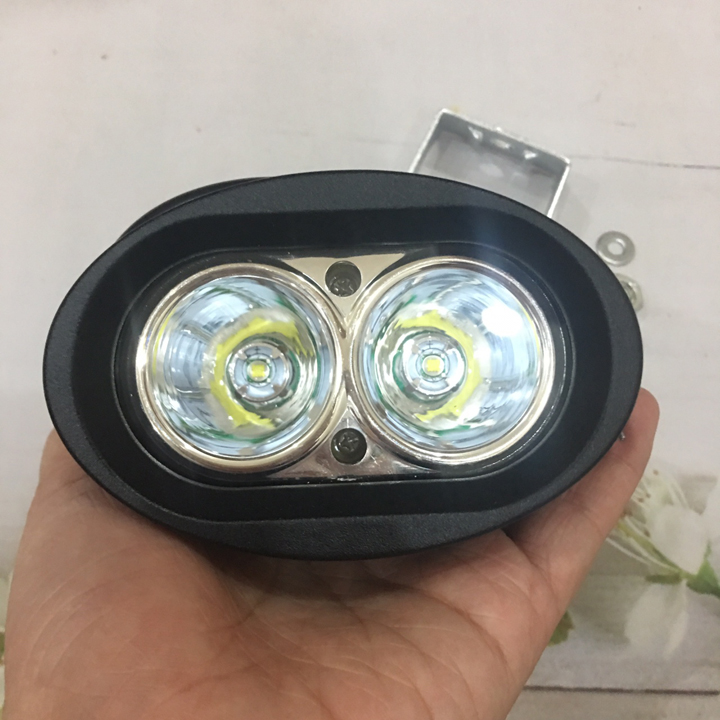 Đèn LED trợ sáng L2 giúp bạn an toàn hơn khi đi ban đêm, Độ sáng 1800 Lumens ( sáng rực rỡ ) - A212