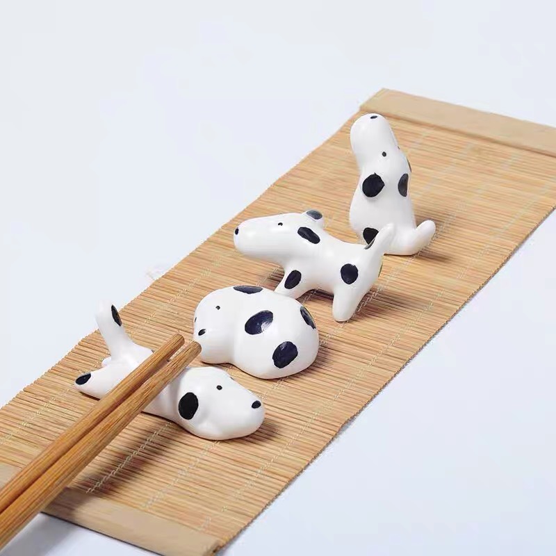 Combo 6 gác đũa sứ hình chú chó đốm xinh xắn Đồ kê đũa bàn ăn tiện dụng (gửi ngẫu nhiên không chọn mẫu)
