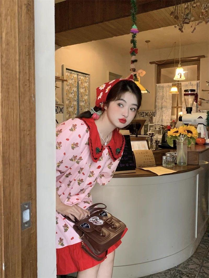 CHENGRUI Phim hoạt hình gấu con in anh đào va chạm màu nối mùa hè phiên bản Hàn Quốc lỏng lẻo giảm tuổi búp bê ngắn tay áo đầm cho phụ nữ