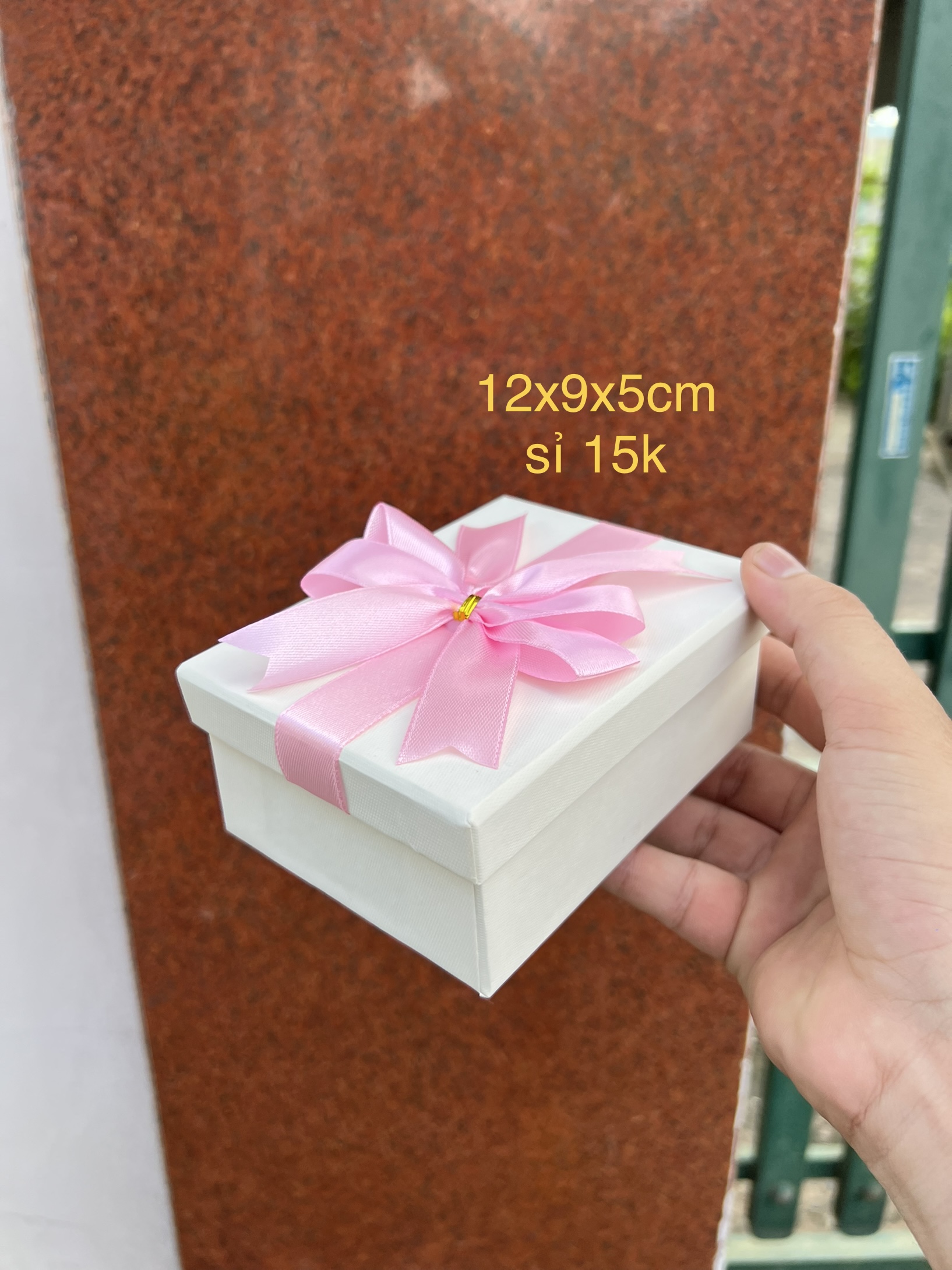 hộp quà xinh xắn, 12x9 cao 5cm