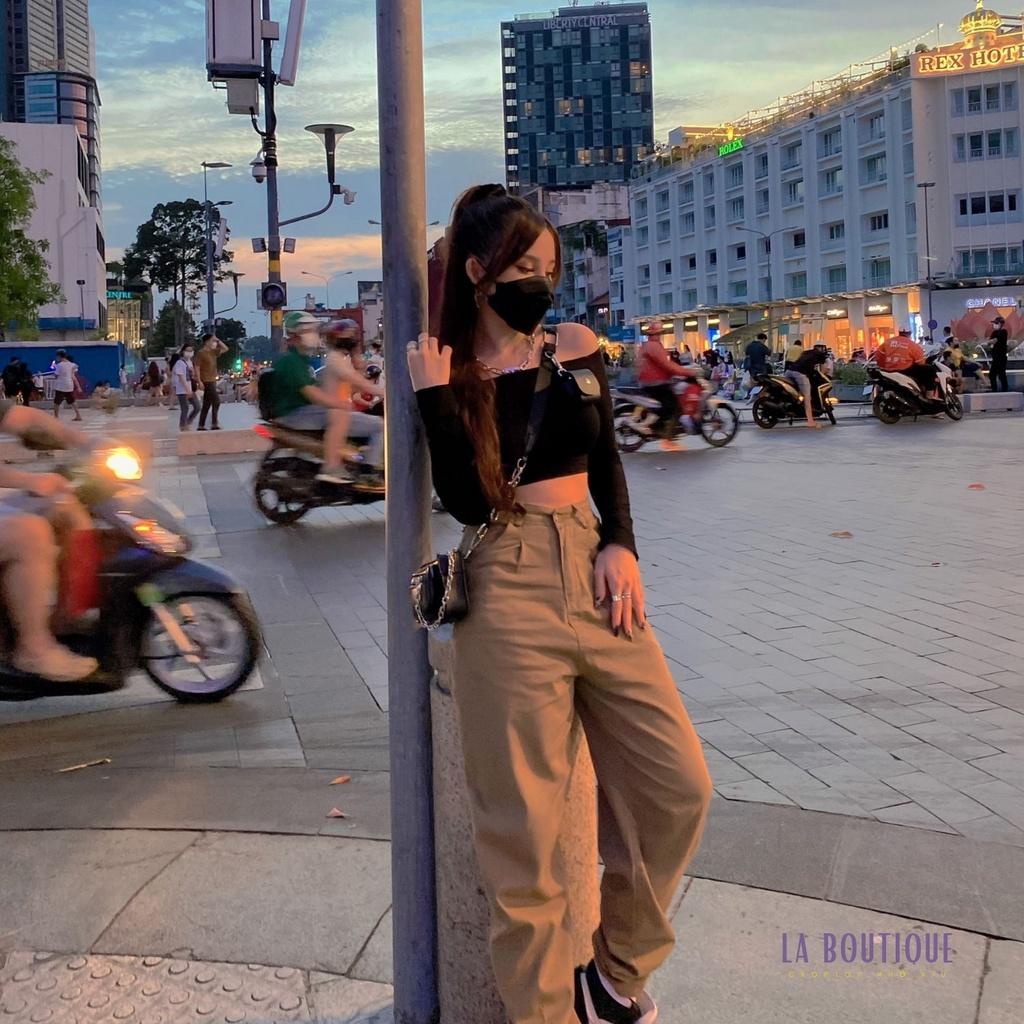 Áo croptop nữ La Boutique trễ vai tay dài freesize thun co giãn 4 chiều, phù hợp đi chơi dạo phố nhẹ nhàng