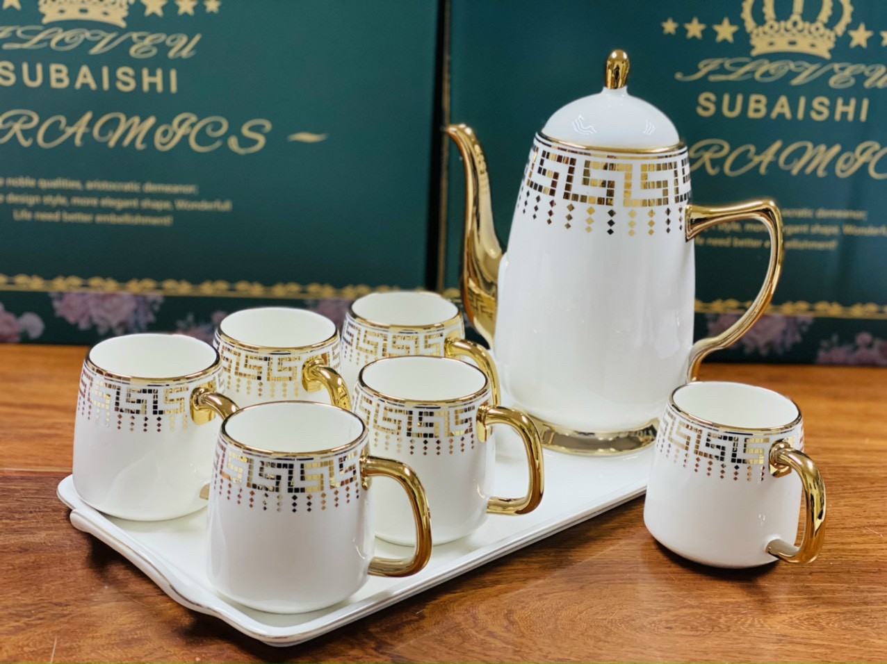 Bộ ấm chén trà sứ cao cấp trắng cổ vịt viền vàng bằng sứ cao cấp sang trọng, đẳng cấp