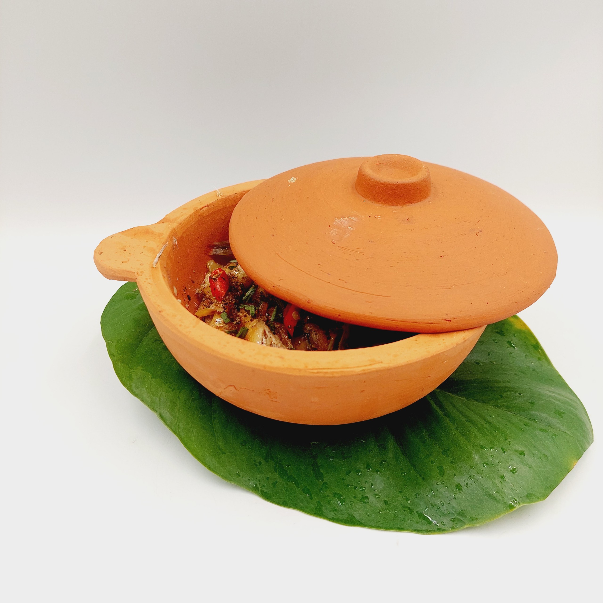 Chảo đất có quai bao gồm 2 kích thước 13cm và 15cm