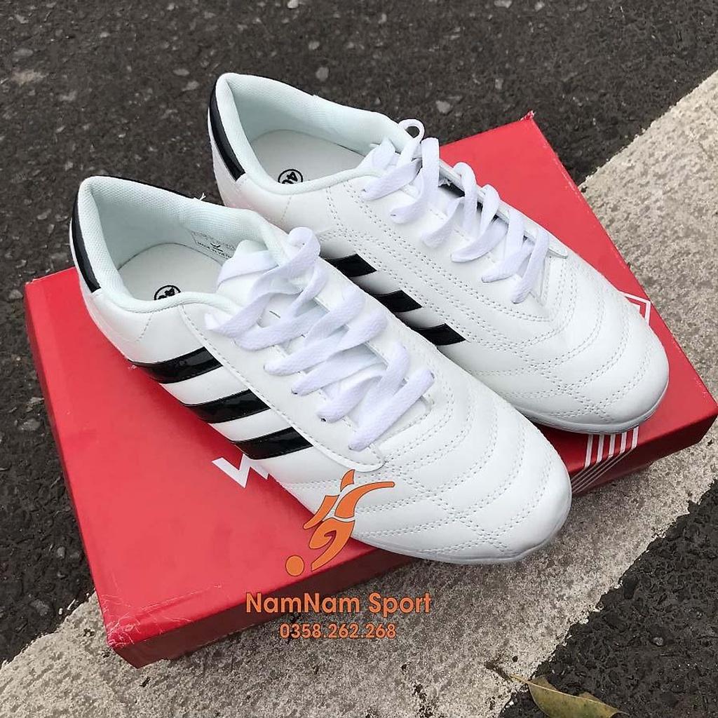 Mẫu giày thể thao đá bóng có đinh 3 Sọc Trắng 2023