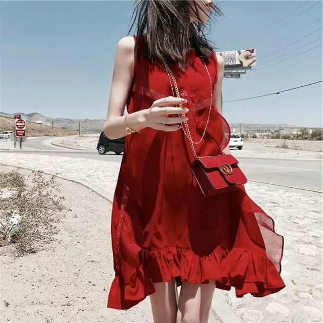 Đầm xòe đuôi cá màu đỏ sang chảnh cá tính
