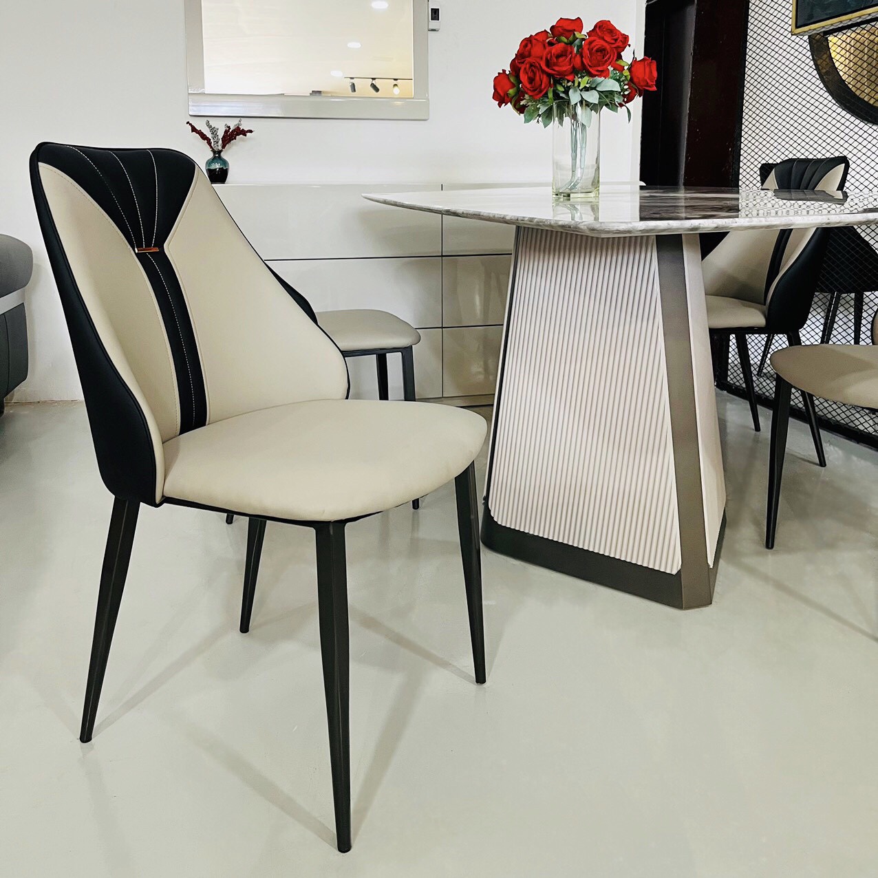 Ghế Ăn Bọc Da Cao Cấp Sang Trọng Y59 Đen Alila