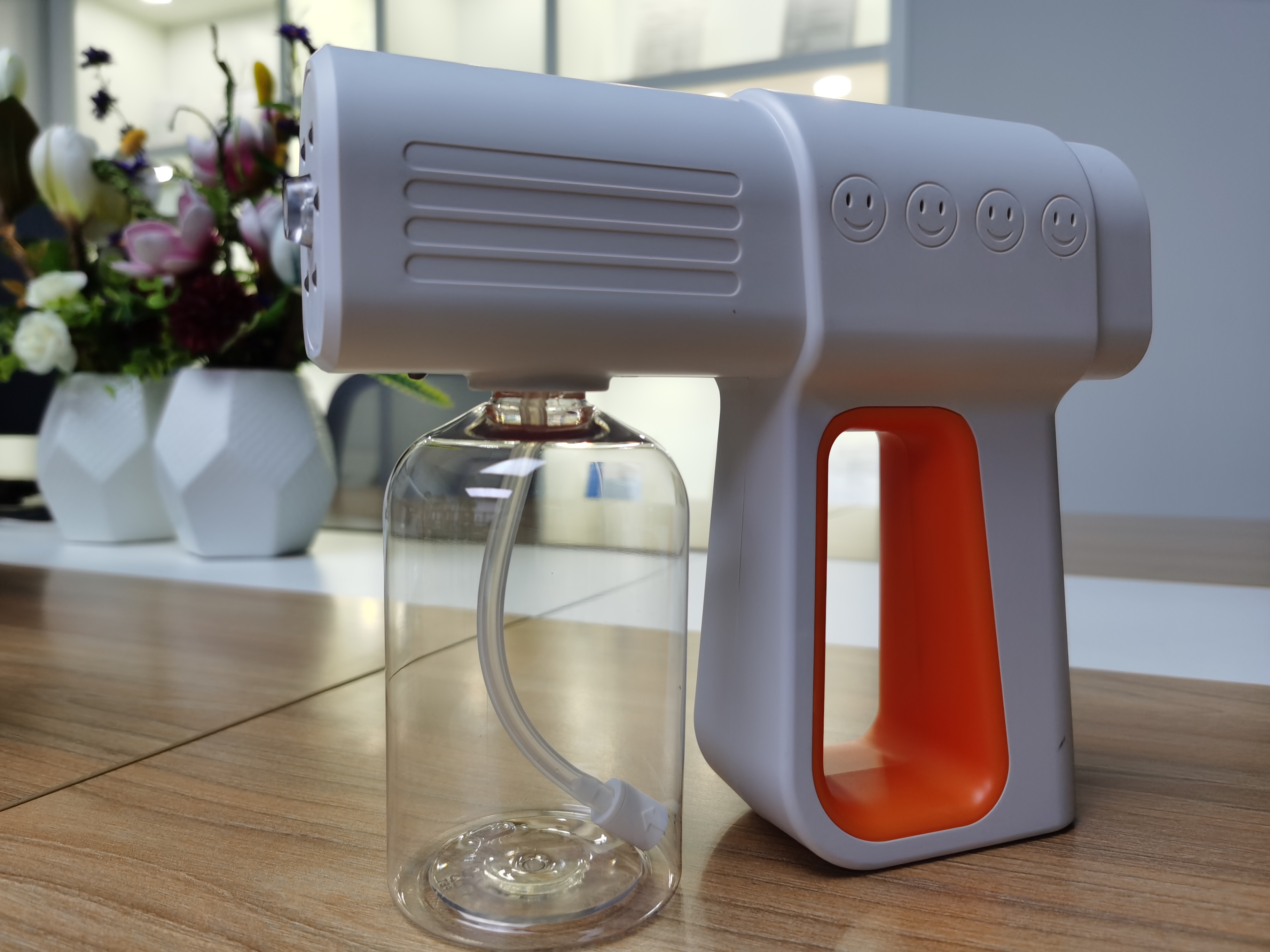 Máy khử khuẩn uv kết hợp dugn dịch sát trùng nano