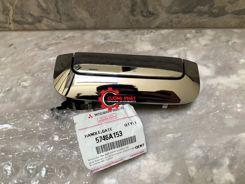 Tay mở cửa thùng sau Mitsubishi Triton 2015-2018 5746A153