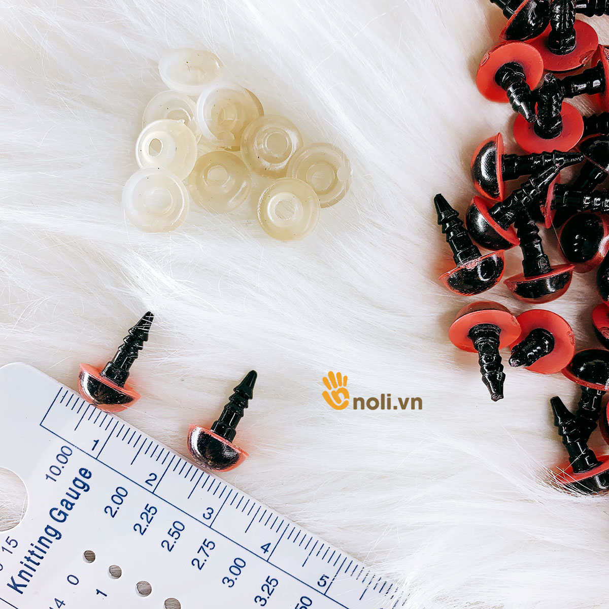 Mắt thú màu đỏ