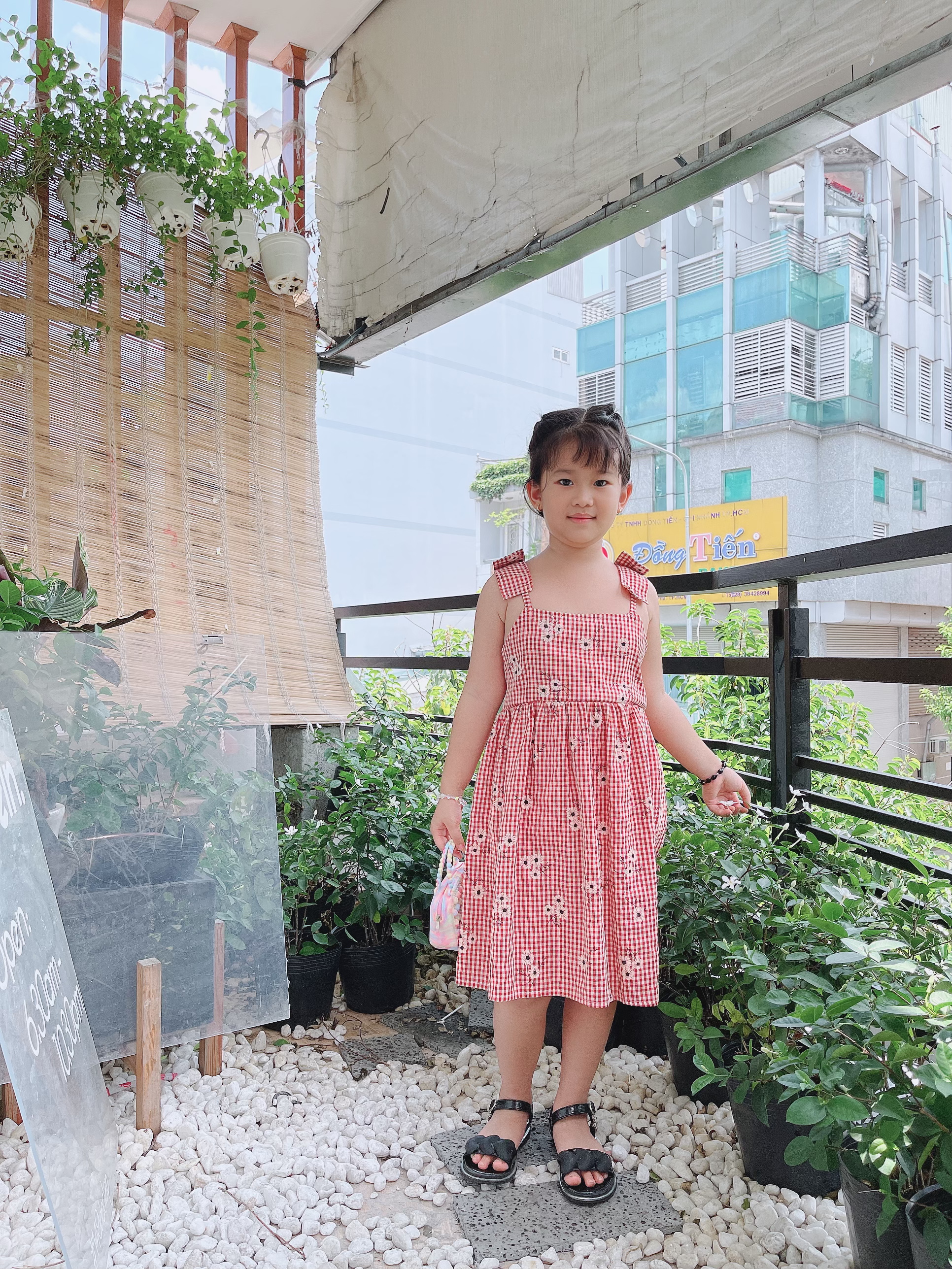 Váy 2 Dây Nơ Caro Hoa Bé Gái 4 Đến 28kg, Đầm Bé Gái Chất Thô Nhật Mềm Mướt